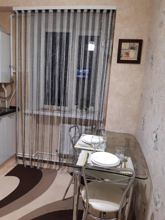 Двокімнатна Apartment Shepetivka ภายนอก รูปภาพ